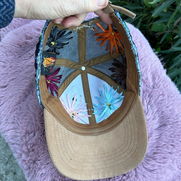 Vintage NEW handmade abstract floral embroidered on distressed denim OS - Picture 7 of 13